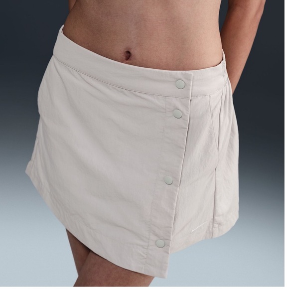 Nike Women's Sportswear Essential Mid-Rise Woven Skort - Picture 2 of 6